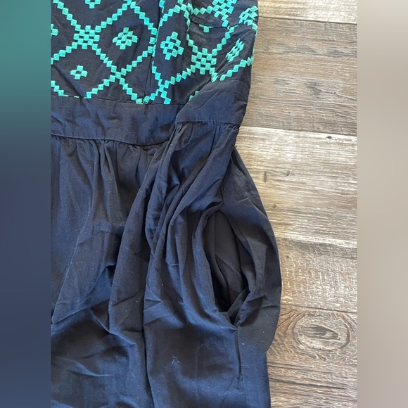 Maxi dress with adjustable spaghetti straps and elastic back. - Picture 4 of 6